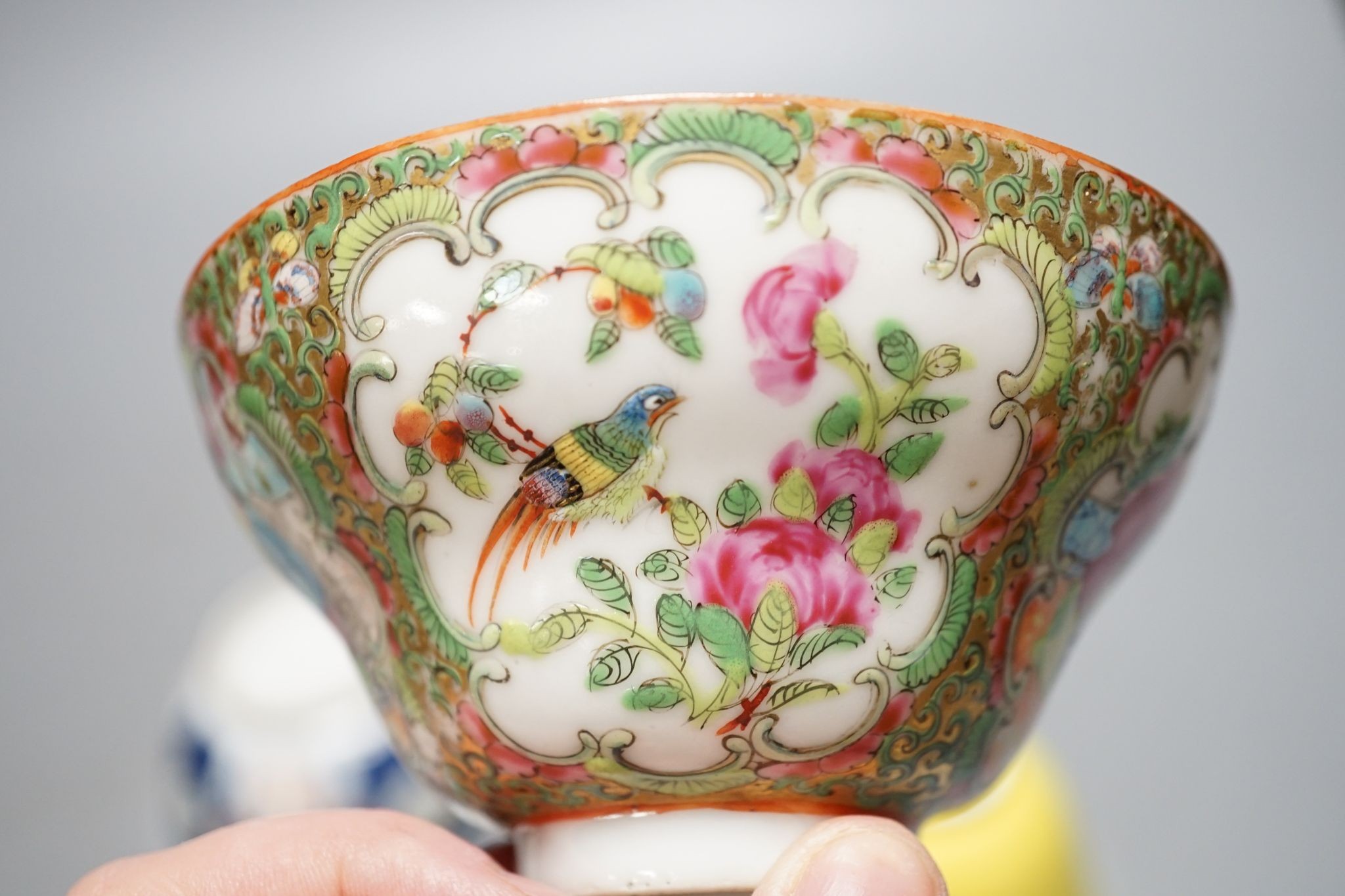 Nine Chinese porcelain tea bowls, tallest 6 cm.